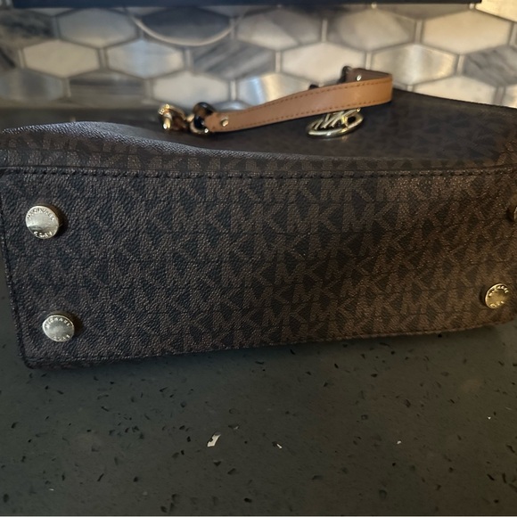 Michael Kors Handbag - Picture 2 of 3